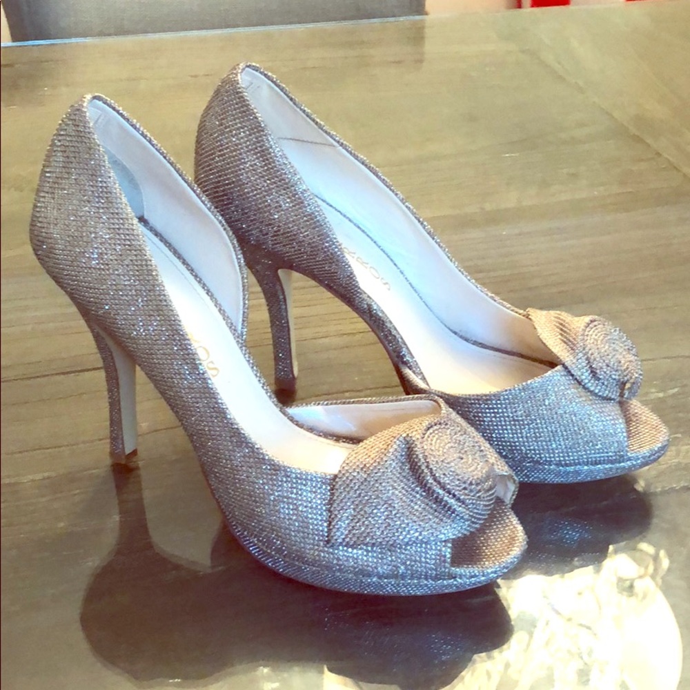Capparos Nude Shimmer, Platform, Peep Toe Pump